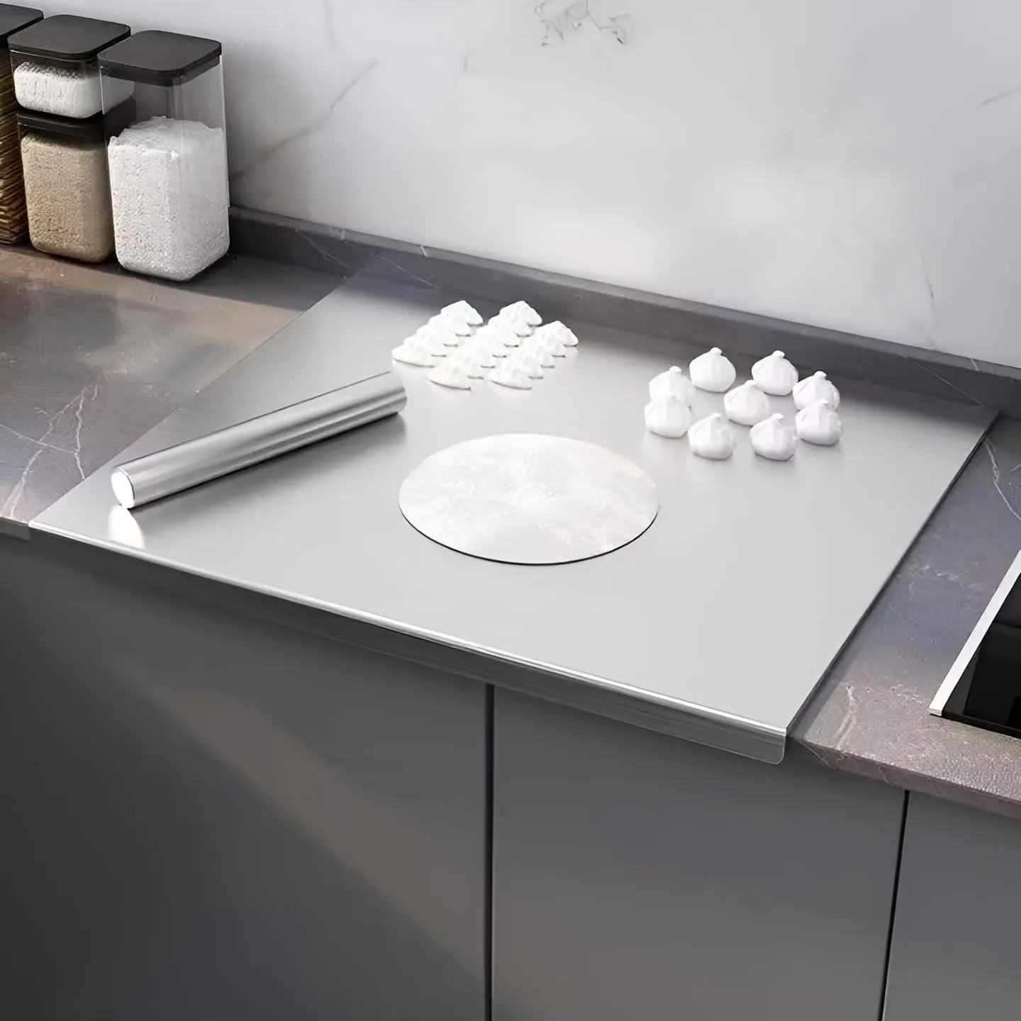304 stainless steel cutting plate. Lipped stainless steel cutting board. Large cutting board suitable for meat, fruits, vegetables, bread, and baking. (Stainless Steel, 15.7"L x 11.8"W)