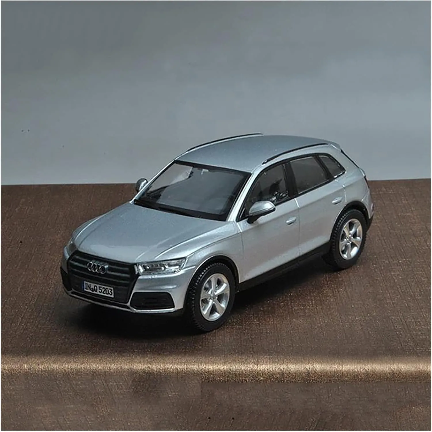 Alloy Resin Car Vehicle Model 1 43 Diecast Vehicle Fit for Audi Q5 SUV Simulation Alloy Car Model Collectible Metal Ornaments Festive Deluxe Gift (Color : Silver)