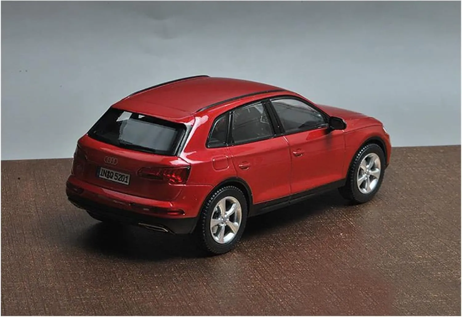 Alloy Resin Car Vehicle Model 1 43 Diecast Vehicle Fit for Audi Q5 SUV Simulation Alloy Car Model Collectible Metal Ornaments Festive Deluxe Gift (Color : Silver)
