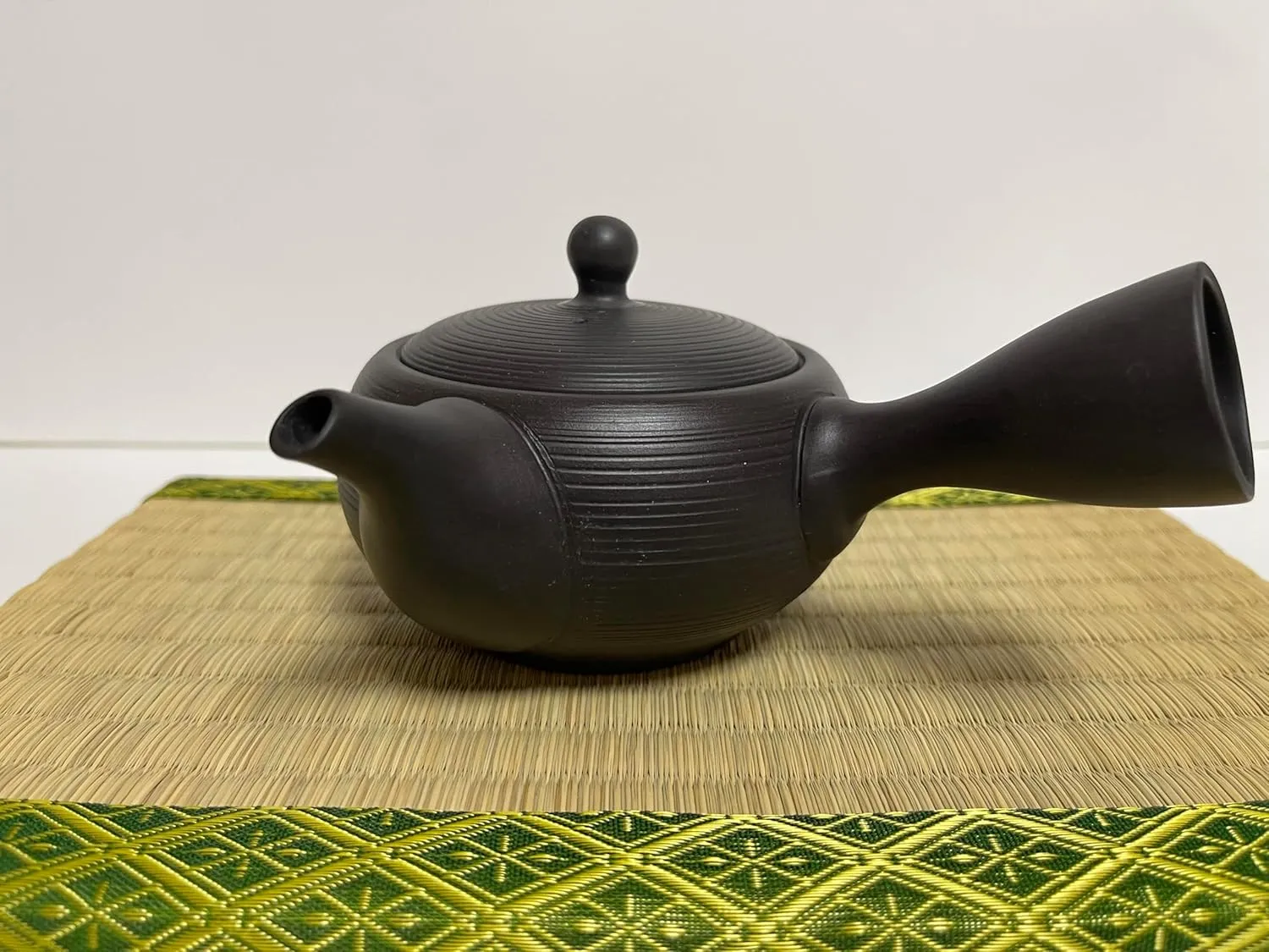 Japanese Kyusu tokoname Clay Teapot 12.3 fl.oz. Line Carving Pattern on Surface, Black TOSEI from Japan 218J