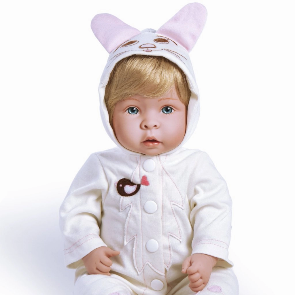 Molly & Fluffy Free Bassinet!