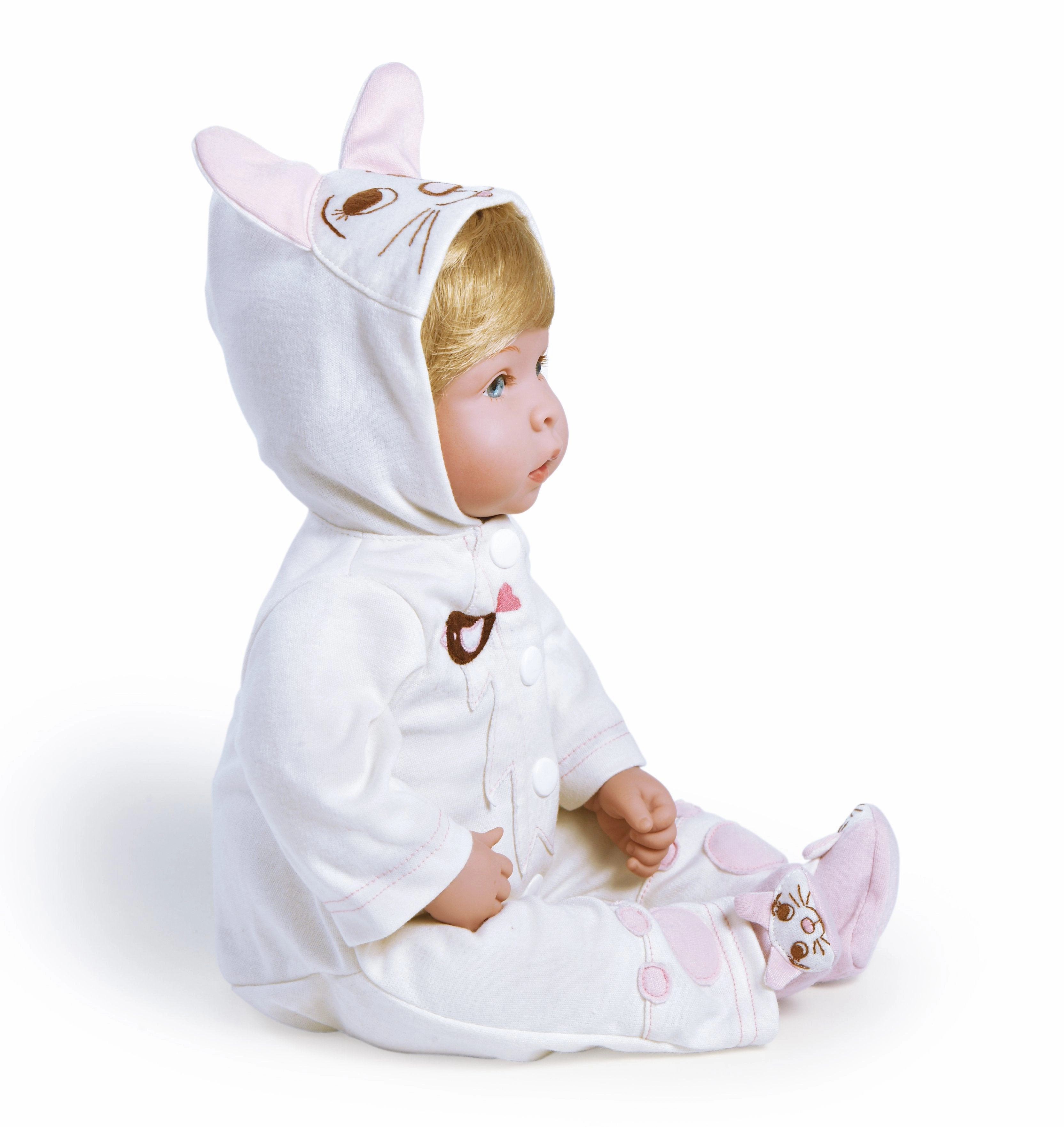 Molly & Fluffy Free Bassinet!