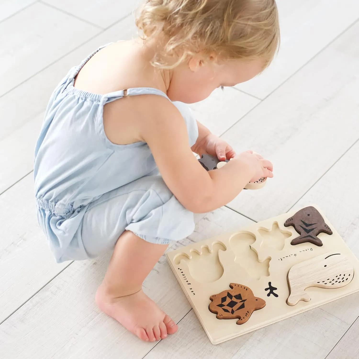 Wee Gallery Wooden Tray Puzzle Ocean Animals, Montessori Toy for Toddlers and Preschoolers for Early Learning and Fine Motor Skill Development, Sustainable Educational Puzzle for Kids