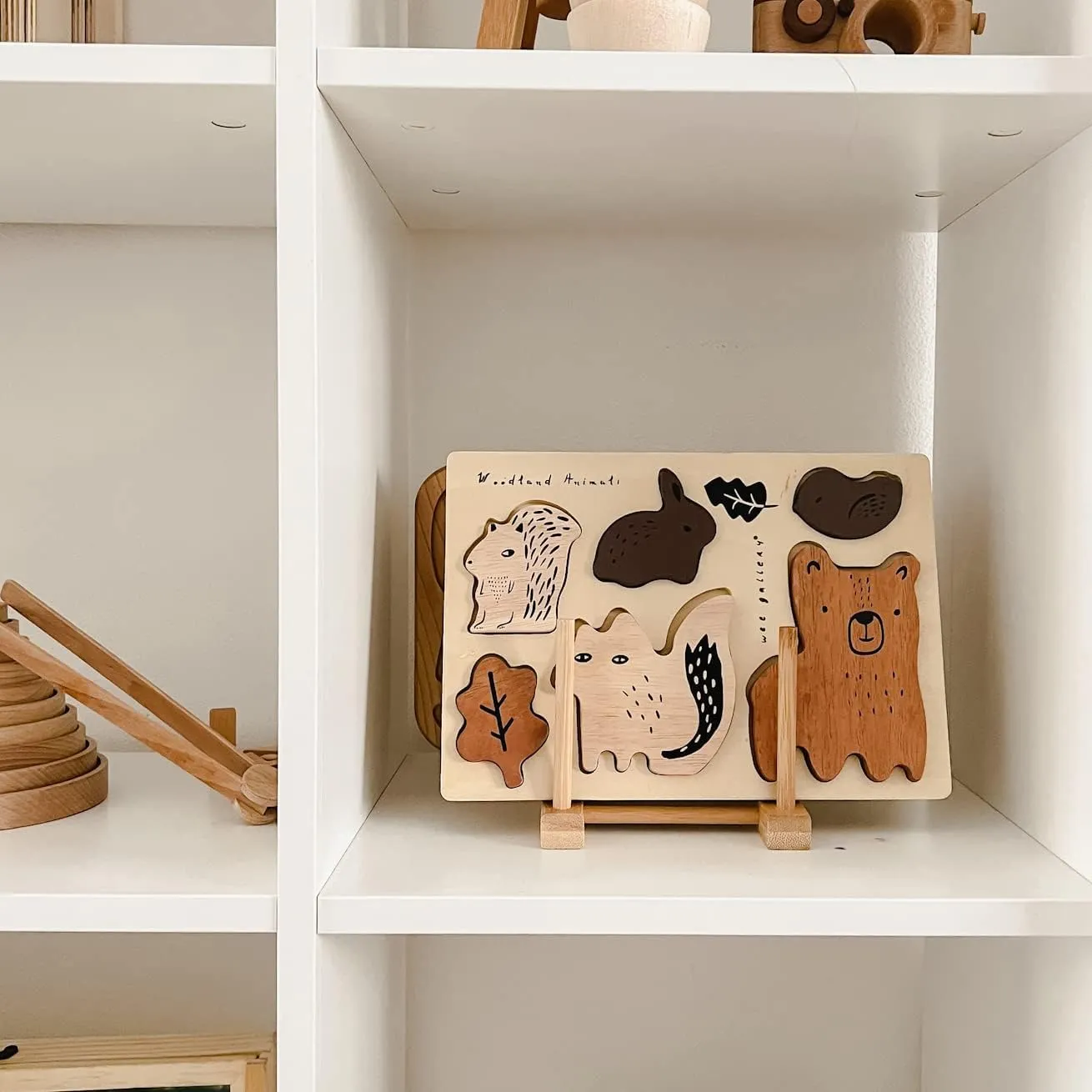 Wee Gallery Wooden Tray Puzzle Woodland Animals, Montessori Toy for Toddlers and Preschoolers for Early Learning and Fine Motor Skill Development, Sustainable Educational Puzzle for Kids